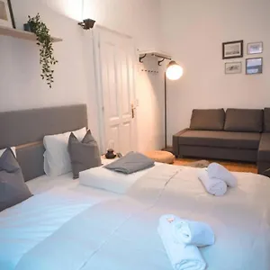 Cosy And Spacious In The Heart Of Innsbruck